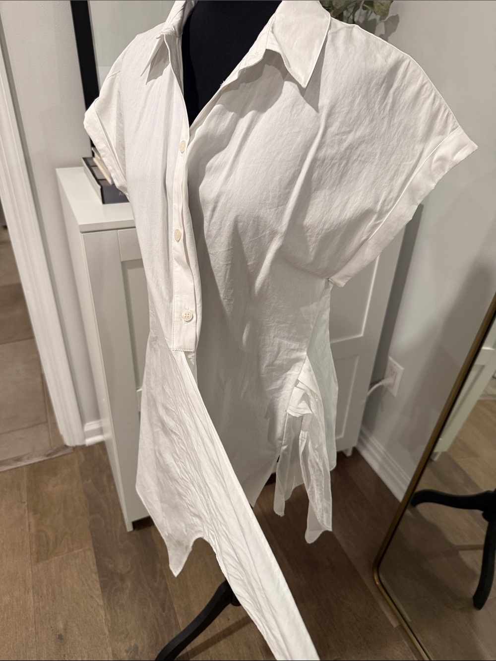 Zara White Short-Sleeve Button-Down with Front Tie - Picture 7 of 11